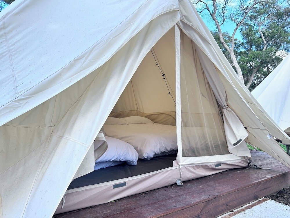 Deluxe Tent photo 1