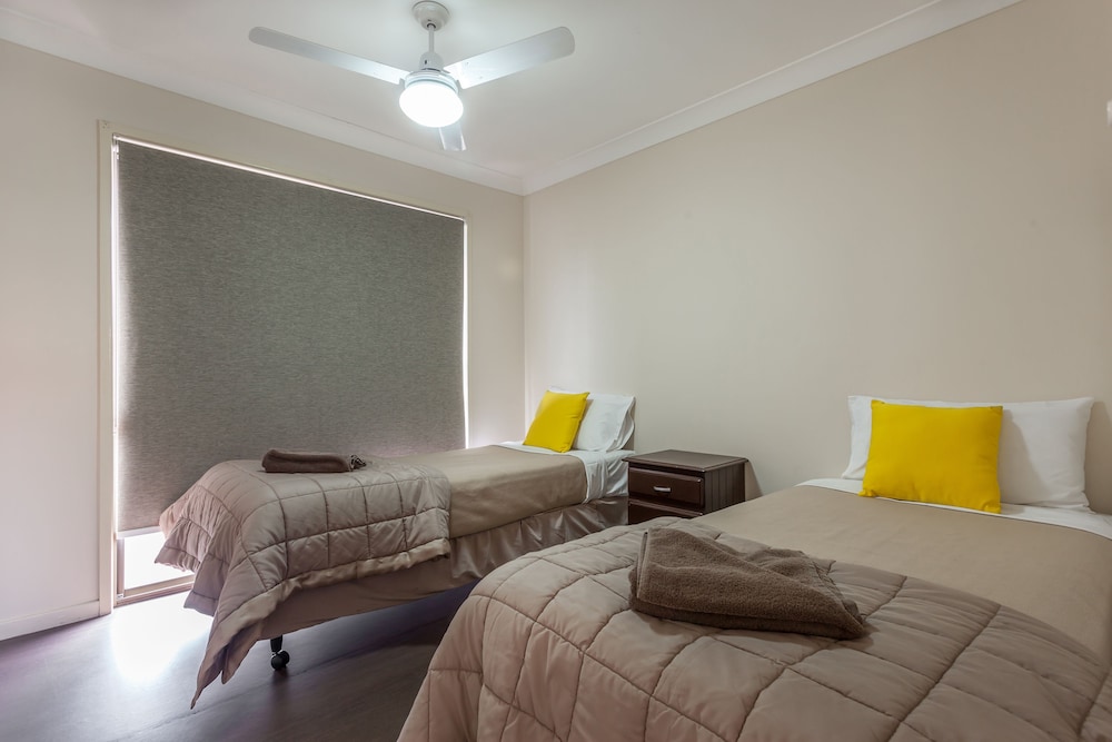 Three Bedroom Apartment (2 Queen, 2 Singles)