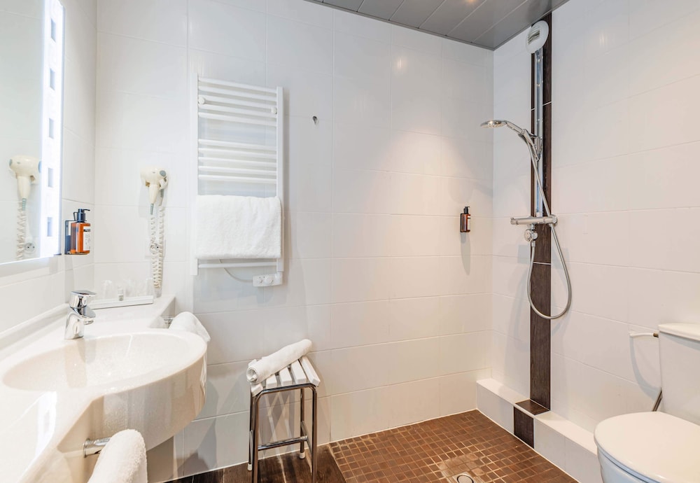 Double Room, Accessible - Photo 5