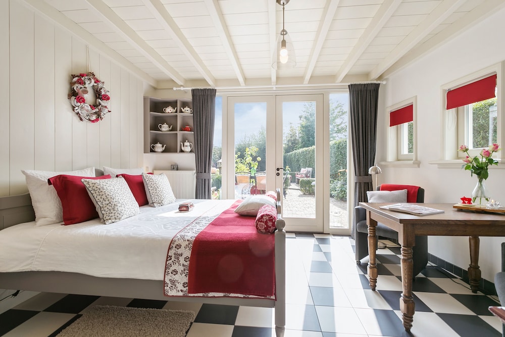 Deluxe Double Room, Garden View, Ground Floor