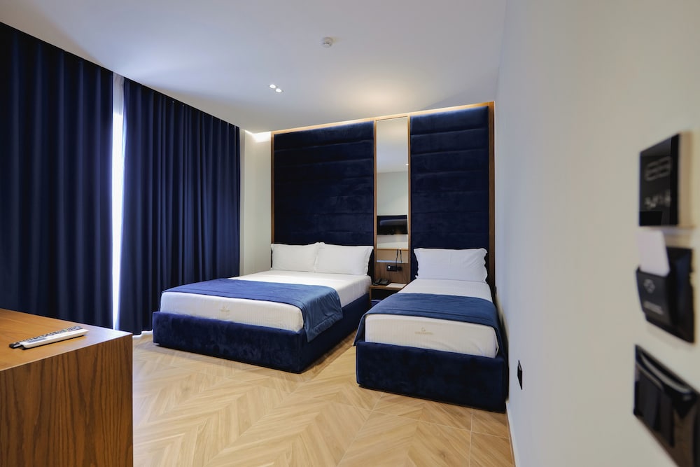 Triple Room, Multiple Beds, Garden View