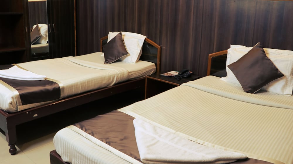 Deluxe Room - Photo 7