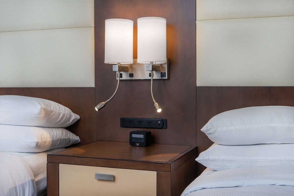 Room, 2 Queen Beds - Photo 3