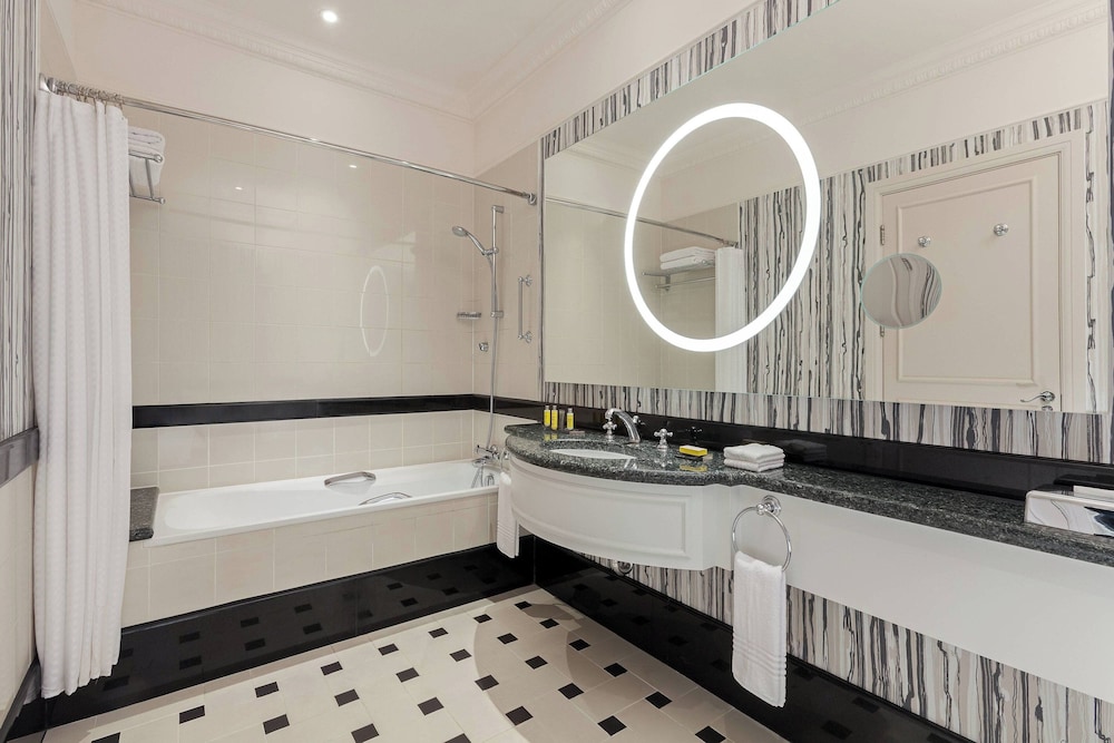 Deluxe Twin Room, 2 Double Beds - Photo 4