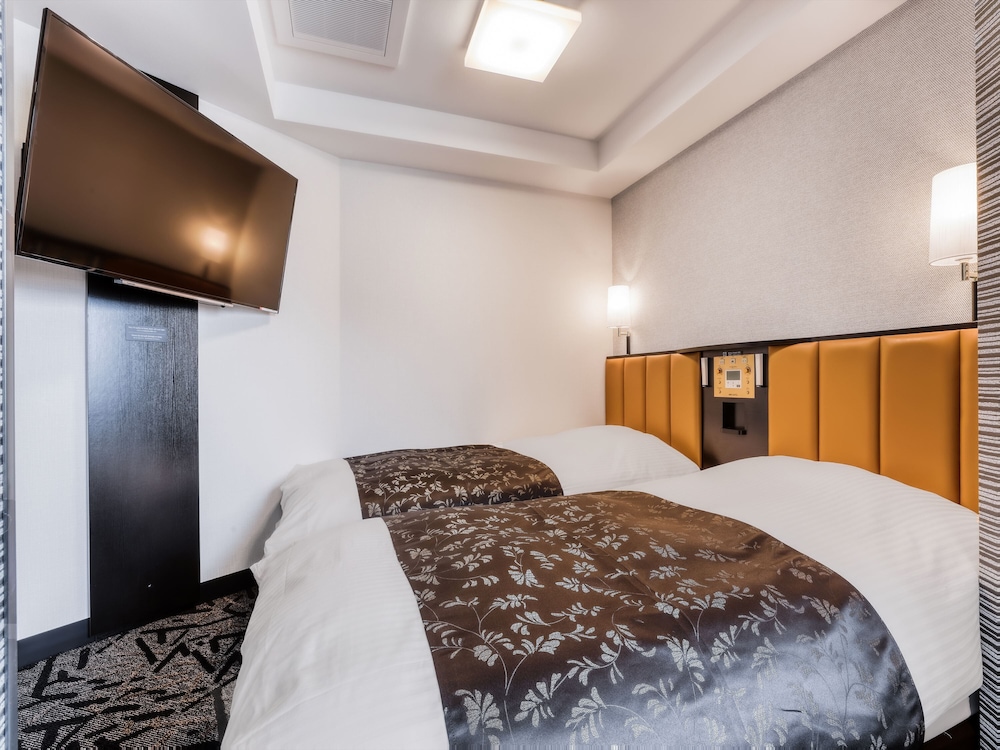 Corner Compact Twin Room - Photo 1