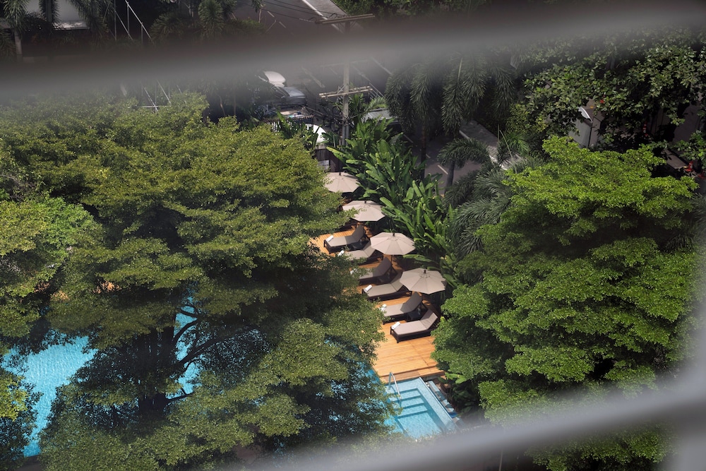 Room, Pool View (Metropolitan) photo 2