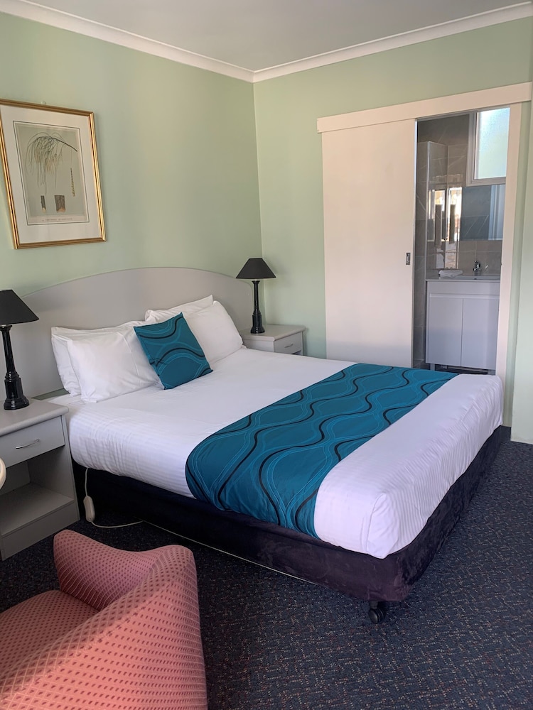 Standard Room, Non Smoking (Standard Queen Room)