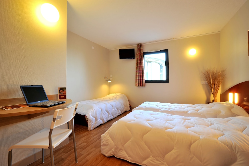 Triple Room (1 double bed+1 single bed) photo 2