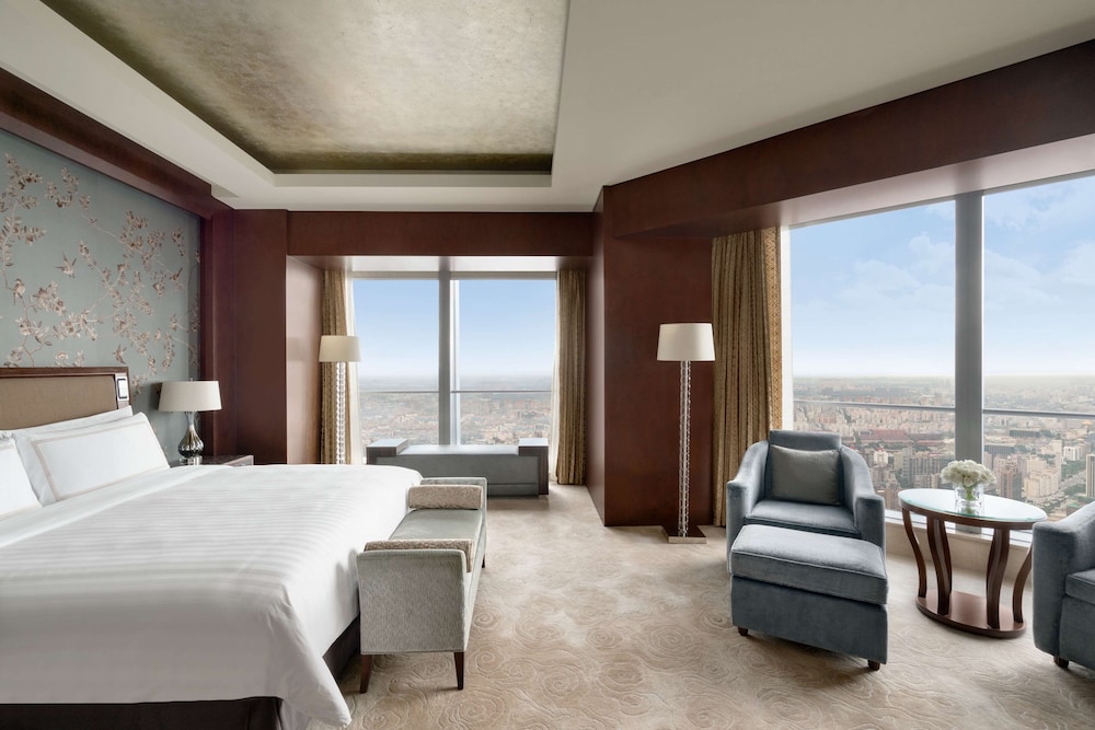 Suite, 1 King Bed (Summit)