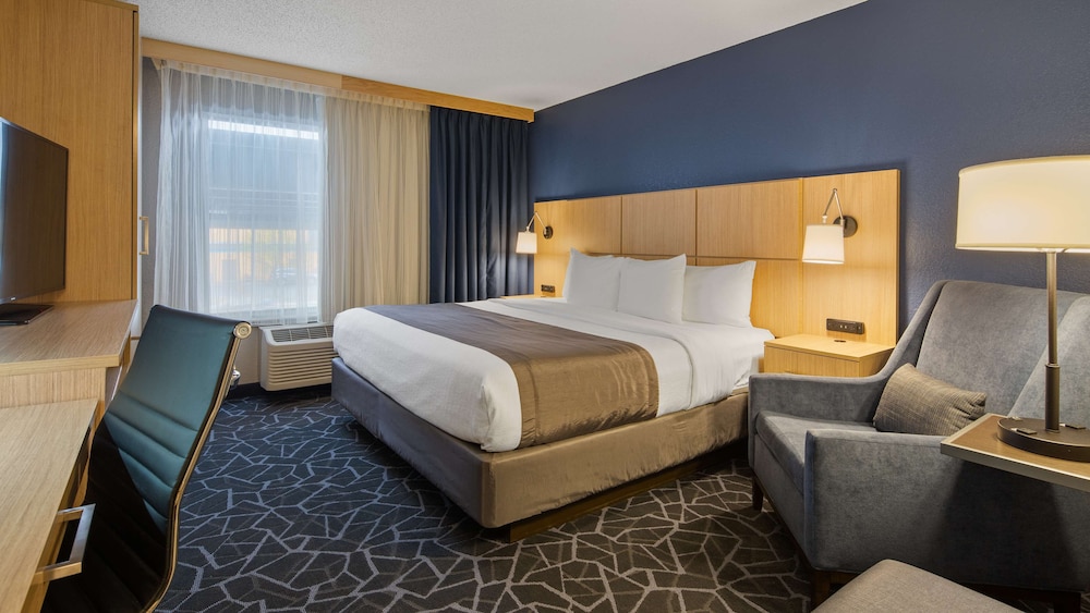 Standard Room, 1 Queen Bed, Non Smoking, Refrigerator