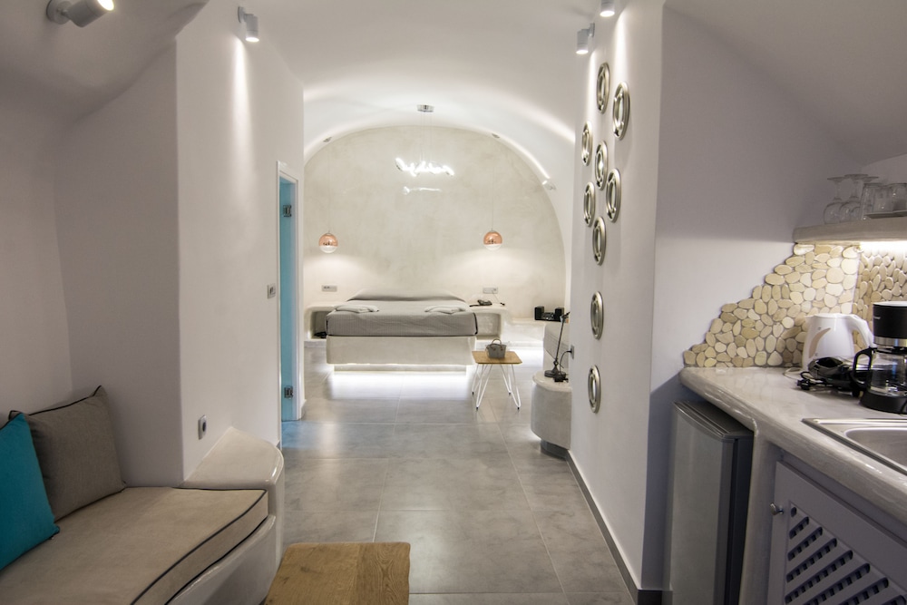 Superior Triple Room (Cave)