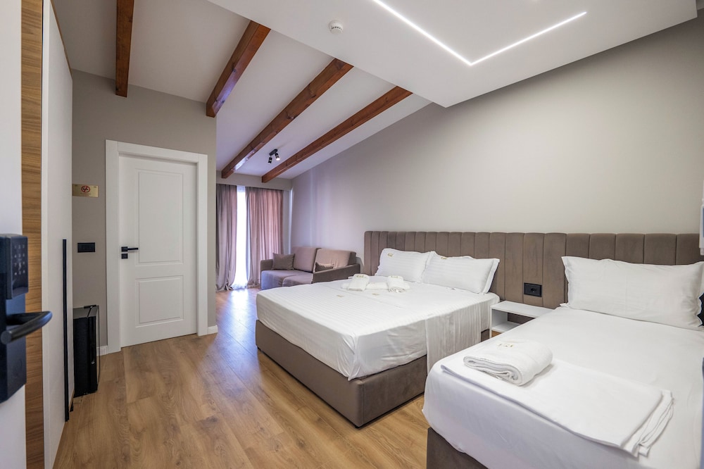 Quadruple Room, Garden View