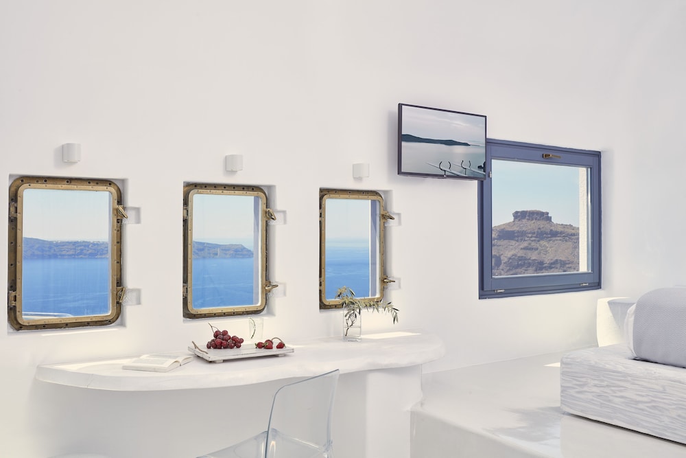 Superior Double Room (Caldera View) - Photo 3
