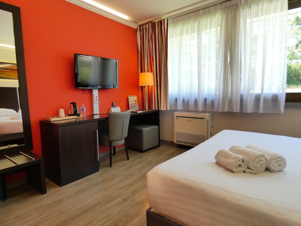 Comfort Room, 1 Queen Bed