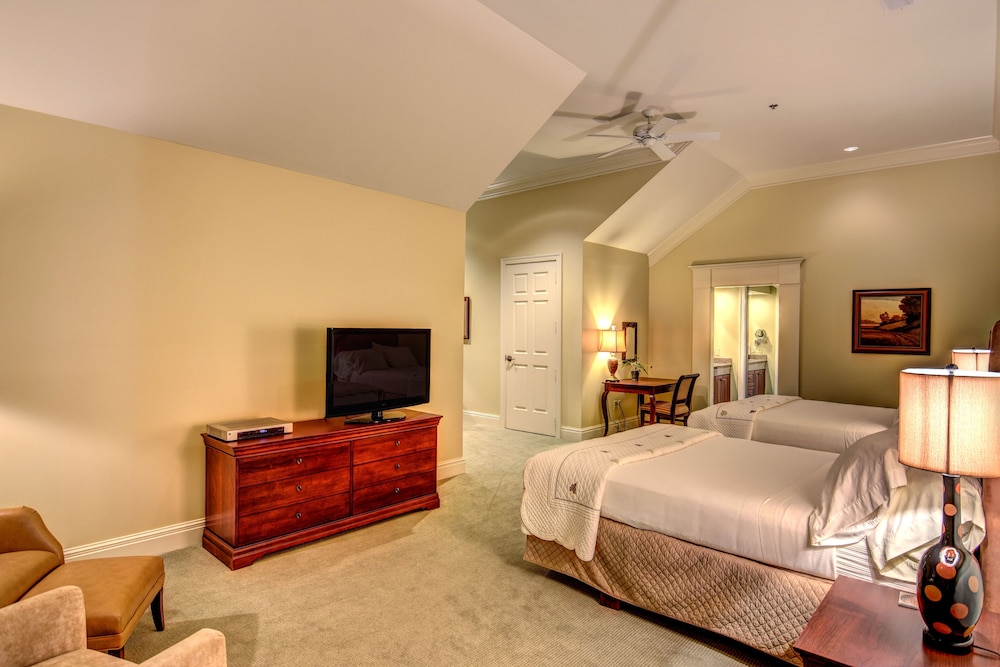 Luxury Suite photo 1