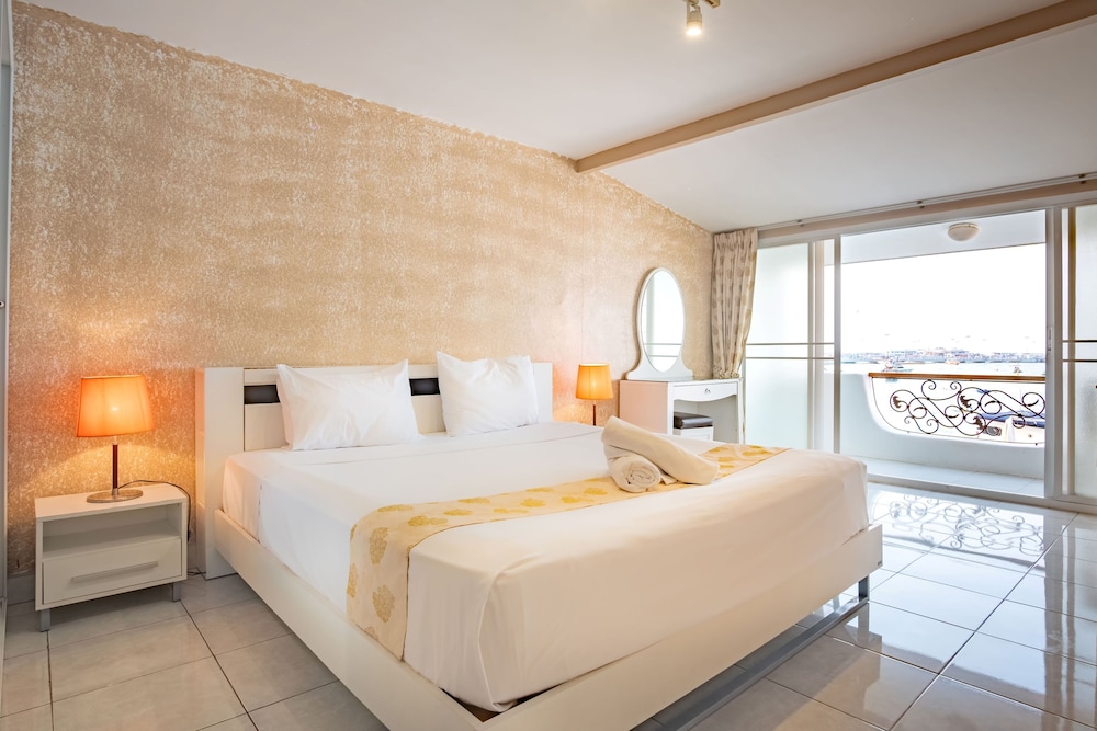 Deluxe Double Room, Ocean View - Photo 1