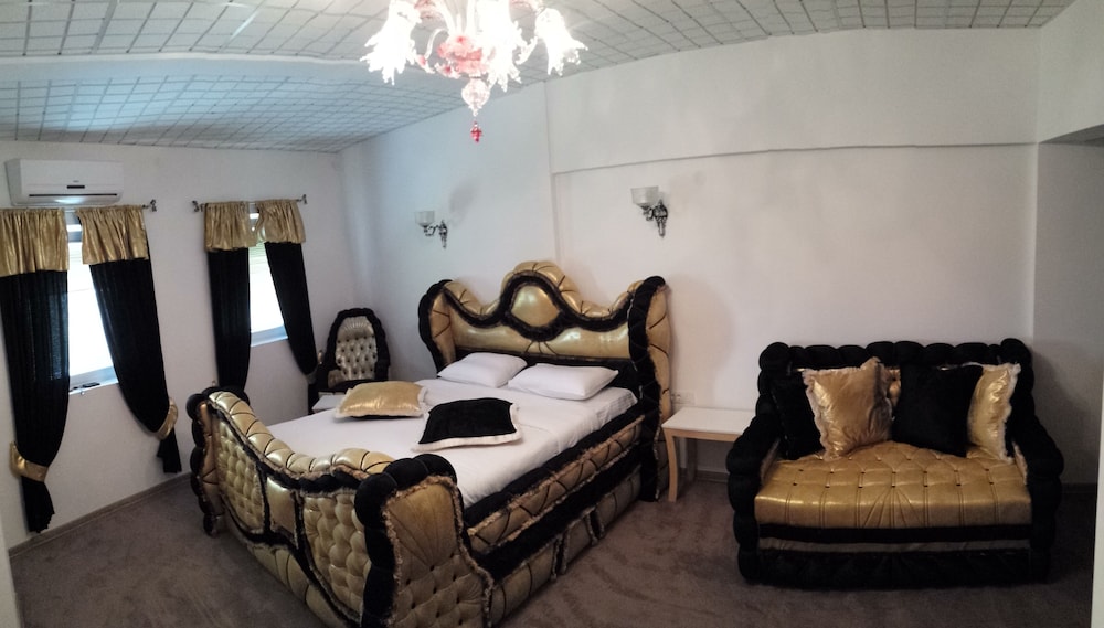 Triple Room, Courtyard View