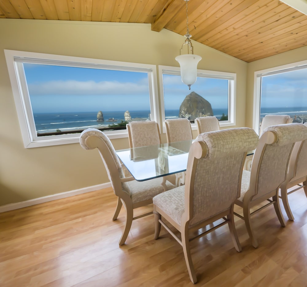 Condo, 2 Bedrooms, Oceanfront photo 2