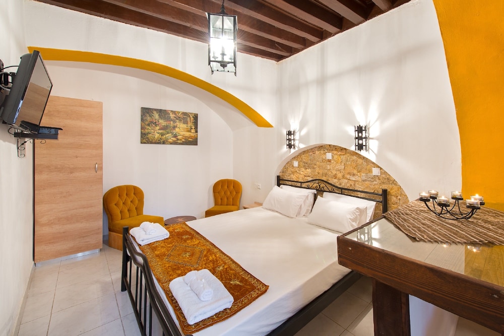 Double Room (Calliope)