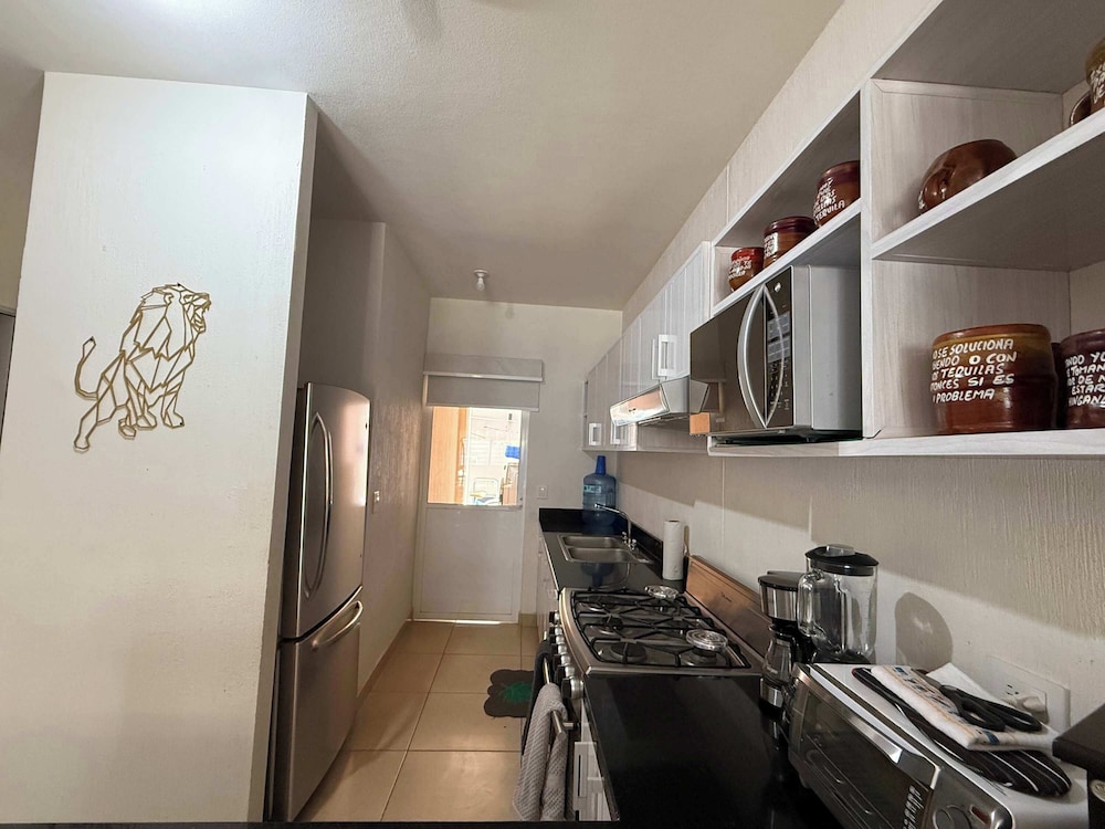 House, Multiple Beds, Pool Access, Pool View (Ivarica 1522) photo 3