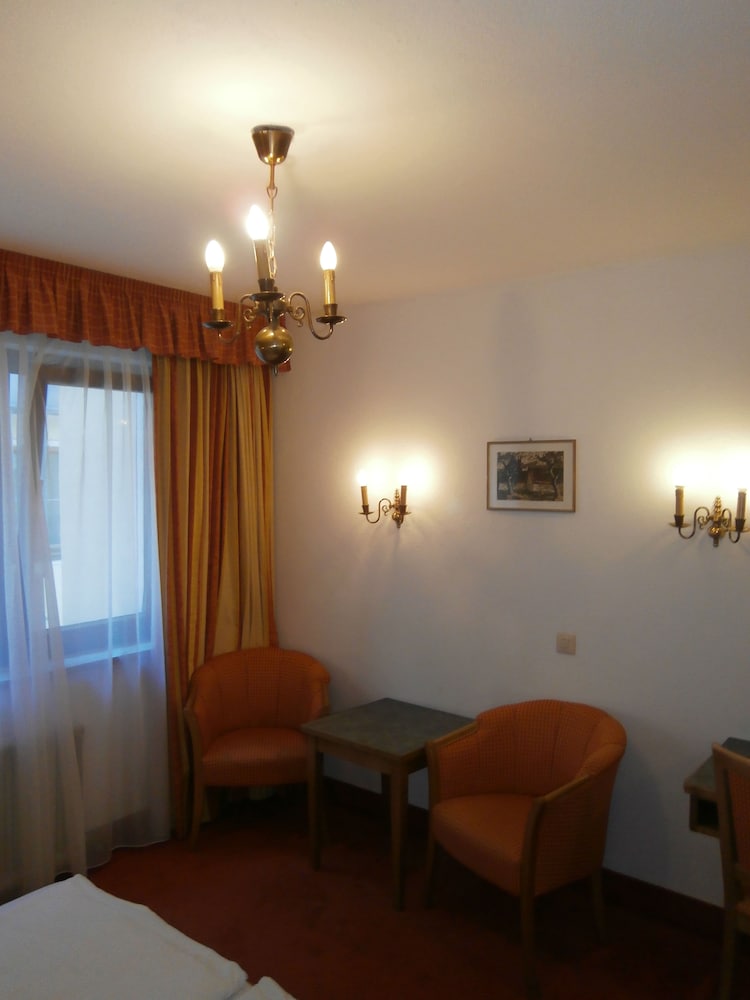 Economy Double Room photo 2