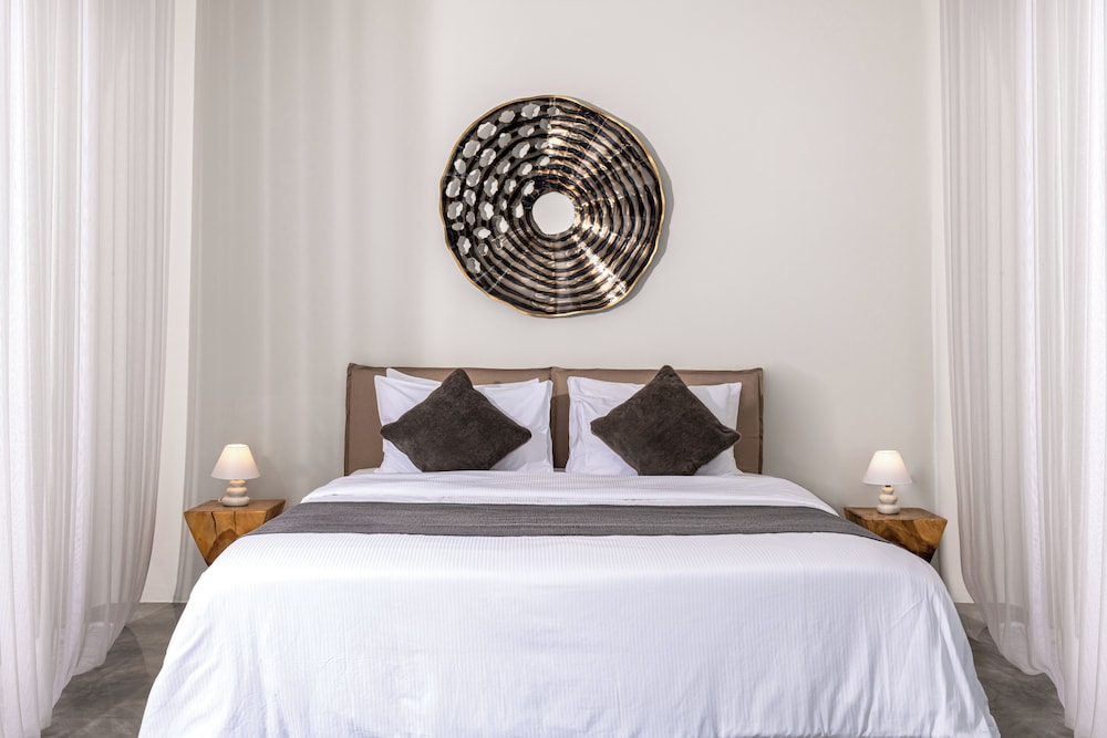 Pythia Suite photo 3