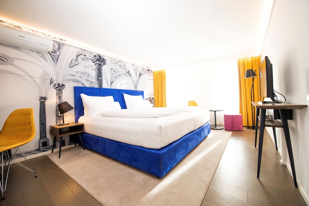 Double Room, City View (Small) - Photo 1