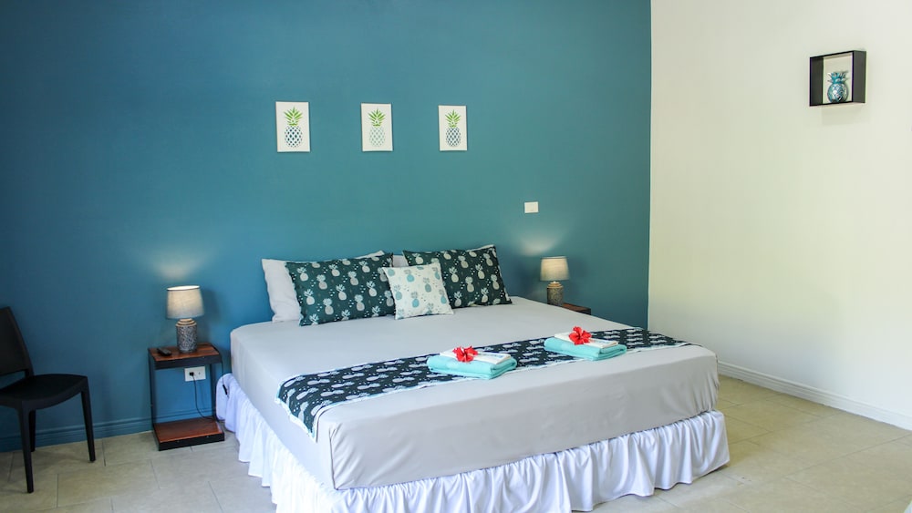 Chambre Double Confort, salle de bains attenante, vue jardin (Chambre N°2)