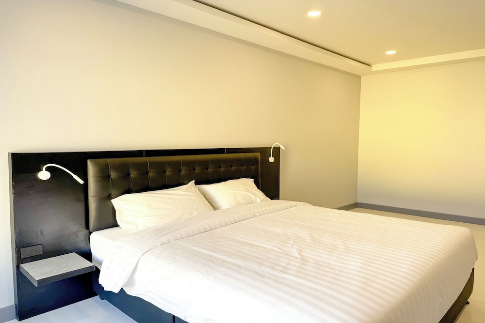 Deluxe Room - Photo 1