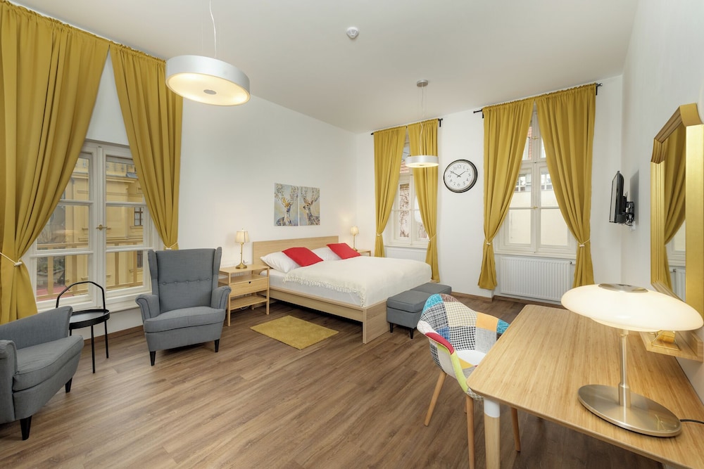 Deluxe Apartment, Balcony, Courtyard View (45)