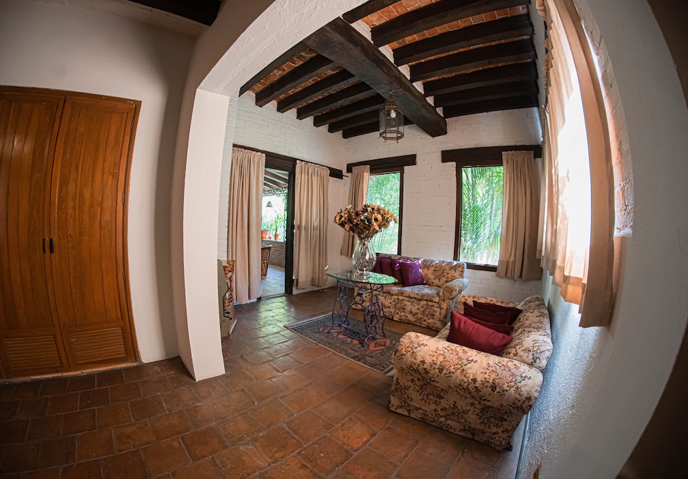 Standard Double Room - Photo 2
