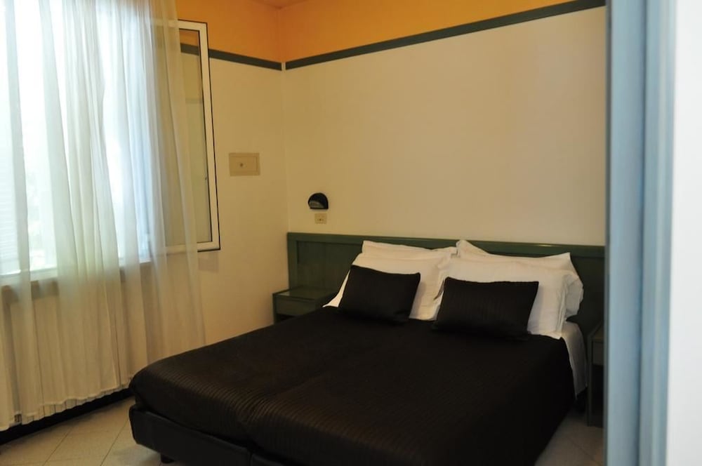 Family Room (Interconnecting Room, 6 people) photo 2