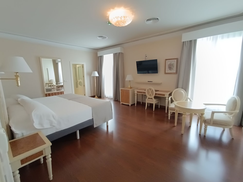 Habitación Estándar con Dos Camas Individuales