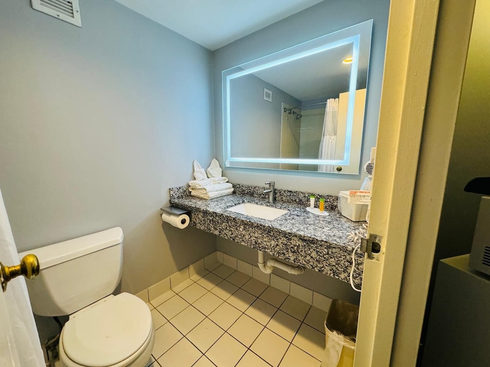 Room, 2 Double Beds - Photo 1