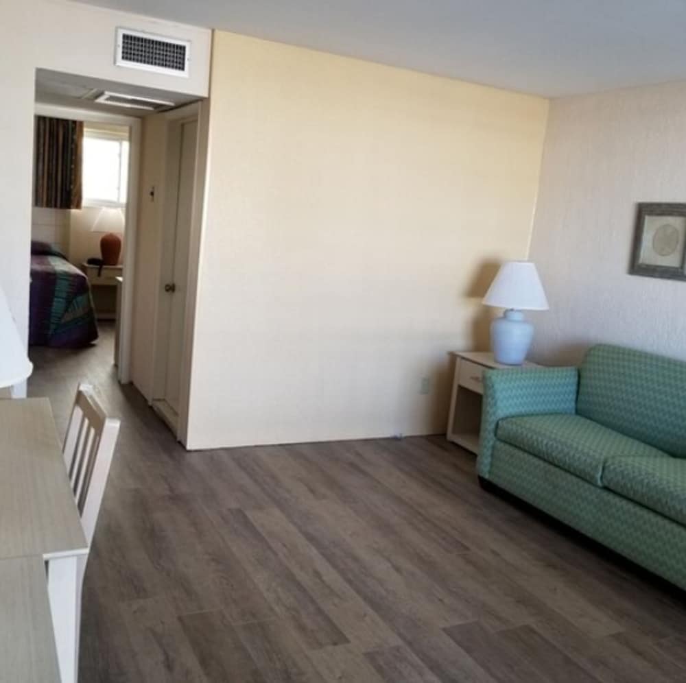 Apartment, 1 Bedroom, Poolside photo 1