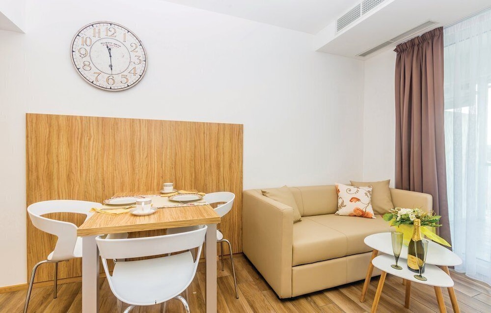 Prestige Apartment (203) photo 2
