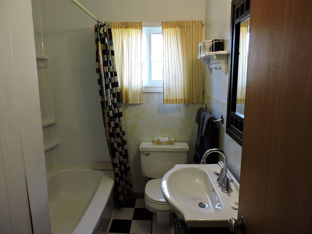 Comfort Cottage, 2 Bedrooms, Pool View photo 3