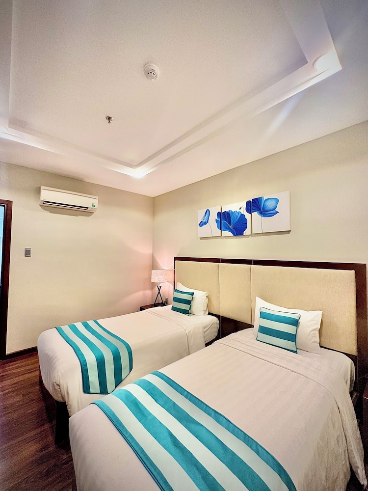 Grand Apartment, 2 Bedrooms, Sea View photo 2