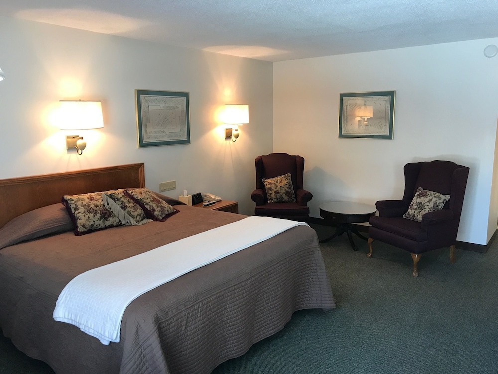 Comfort Suite, 1 King Bed (Back View) photo 3