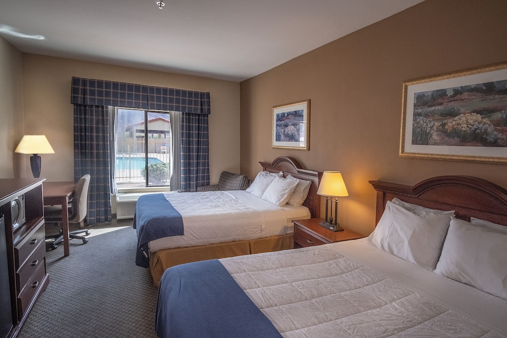 Standard Room, 2 Queen Beds photo 1