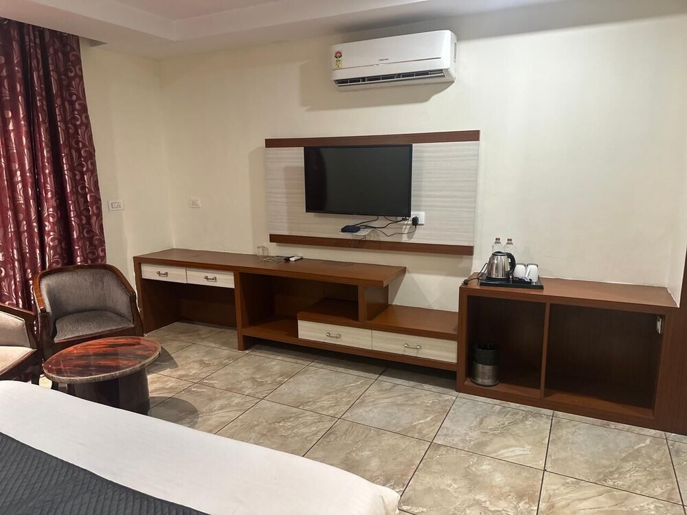 Deluxe Room - Photo 3