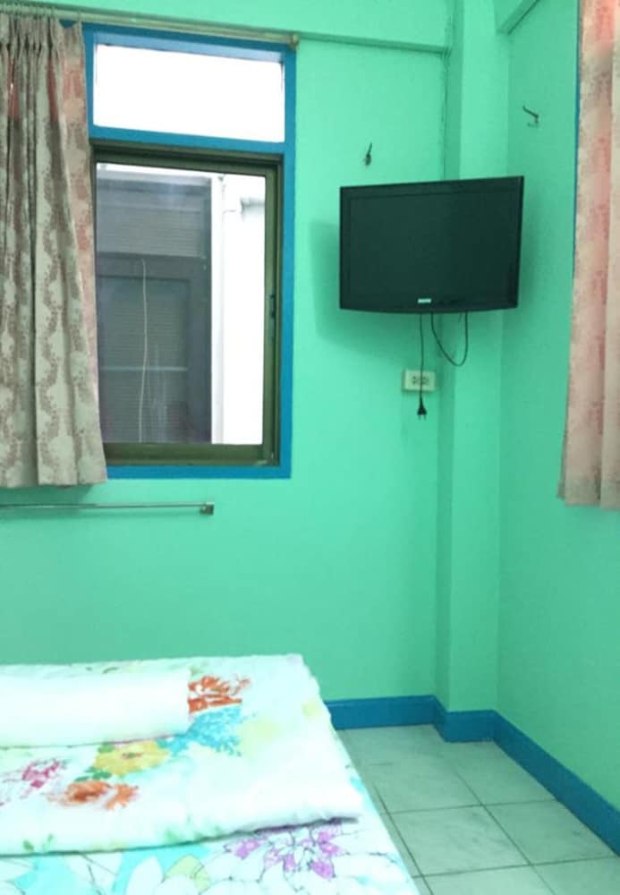 Standard Single Room with Fan and Private Bathroom photo 3