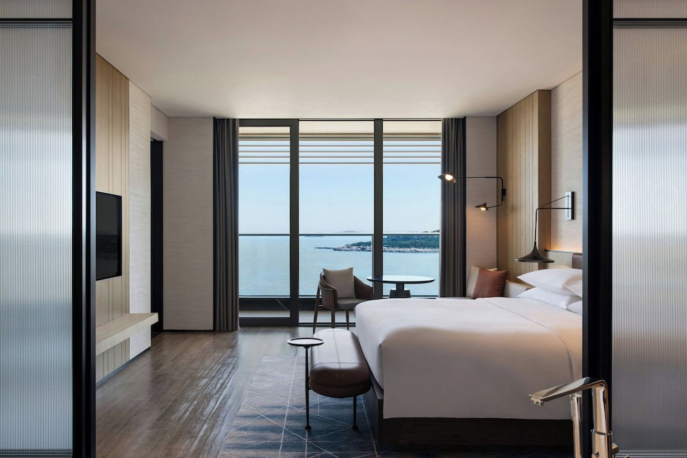 Deluxe Suite, 1 Bedroom, Balcony