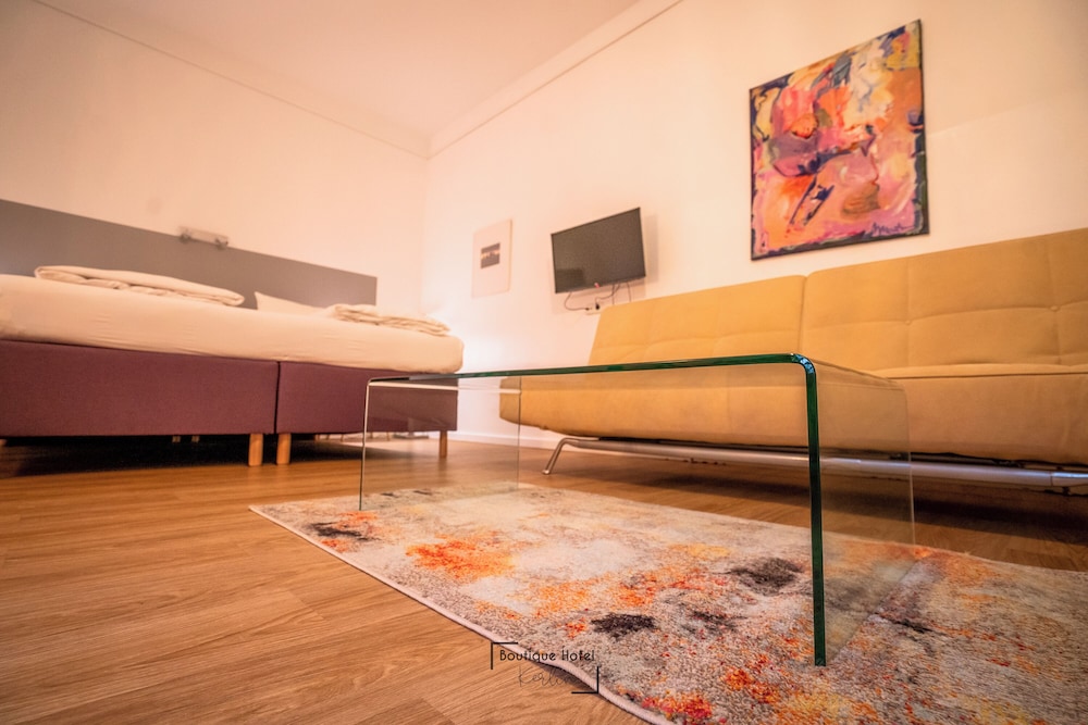 Deluxe Double Room, Courtyard View photo 3
