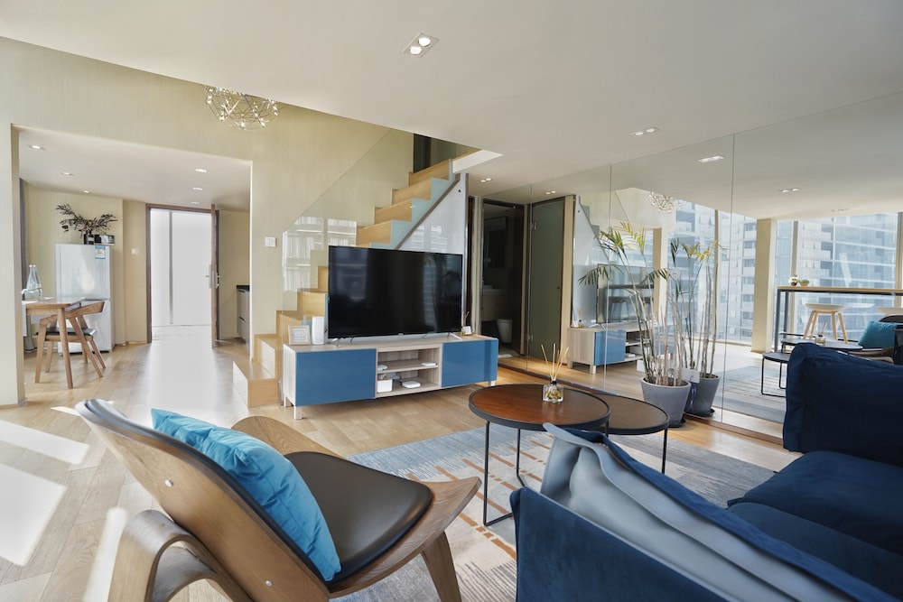 LOFT 2-Bedroom Suite