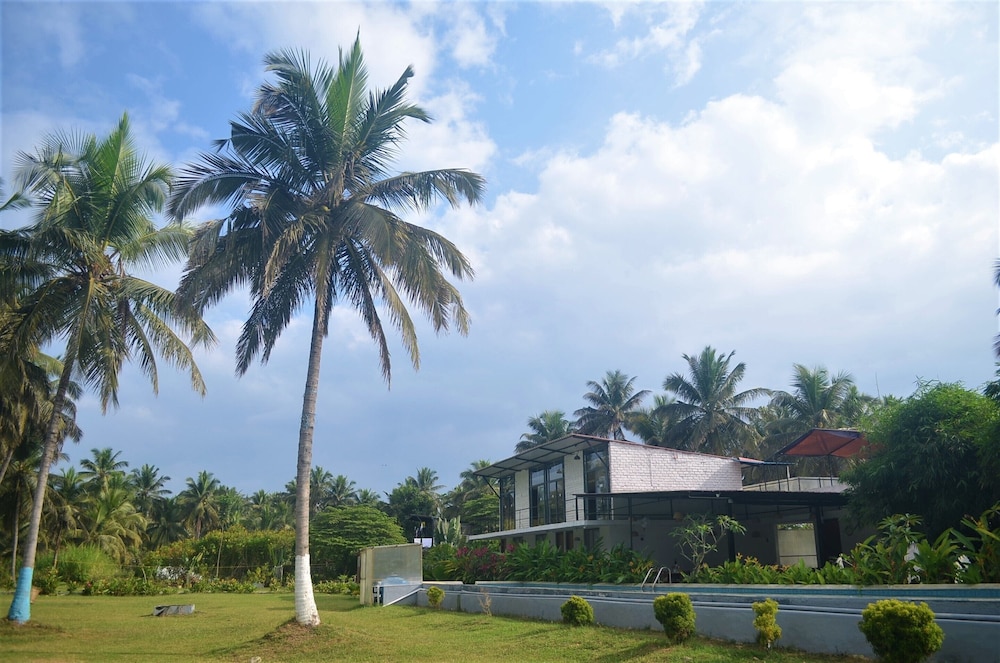 Deluxe Cottage - Photo 2