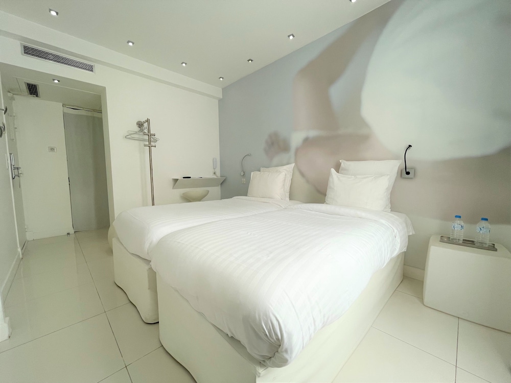 Soft Twin Room photo 2