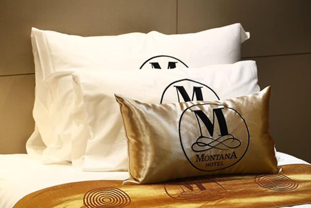 Deluxe Room King Bedded