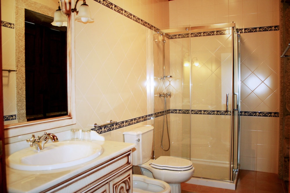 Classic Double or Twin Room - Photo 5