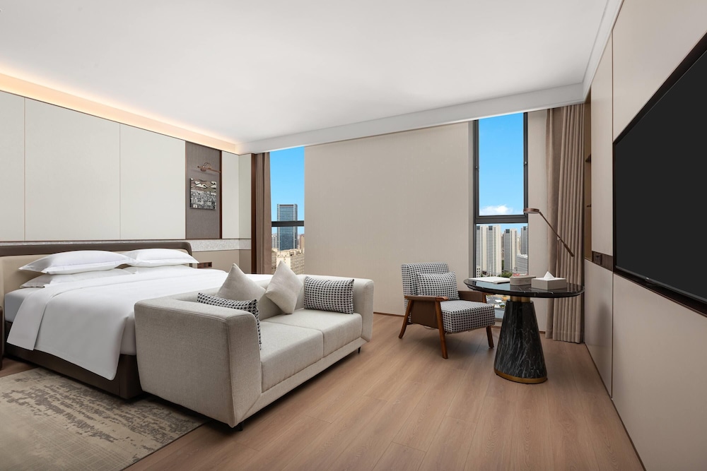 Deluxe Room, 1 King Bed, Non Smoking